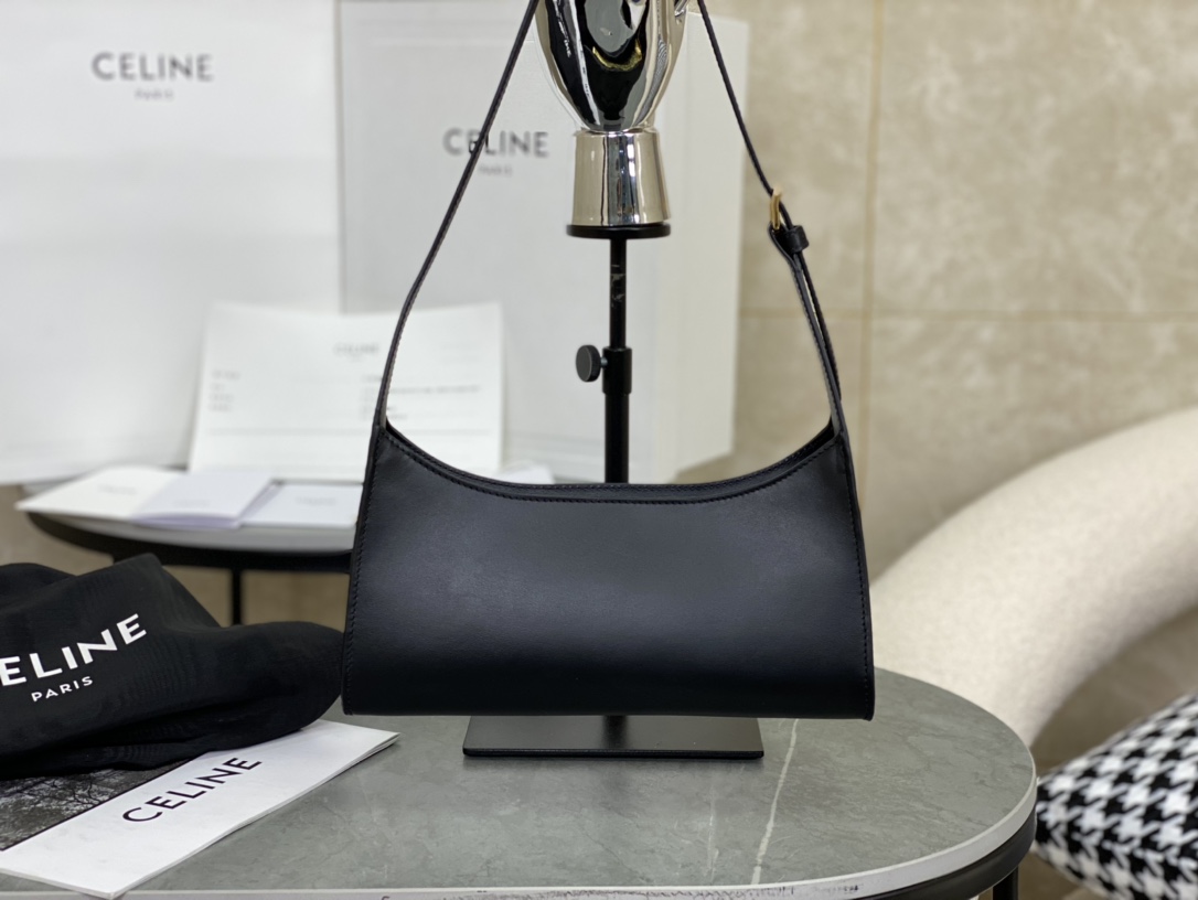 셀린느 셀린느 스무스 카프스킨 트리옹프 레더 숄더백 블랙 198153 24 x 13 x 5 cm 상세 이미지 2