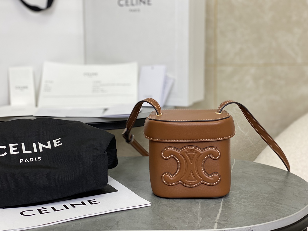 셀린느 셀린느 트리오페 퀴르 스몰 박스 숄더백 탄 199263 11 x 11 x 11 cm 상세 이미지 1