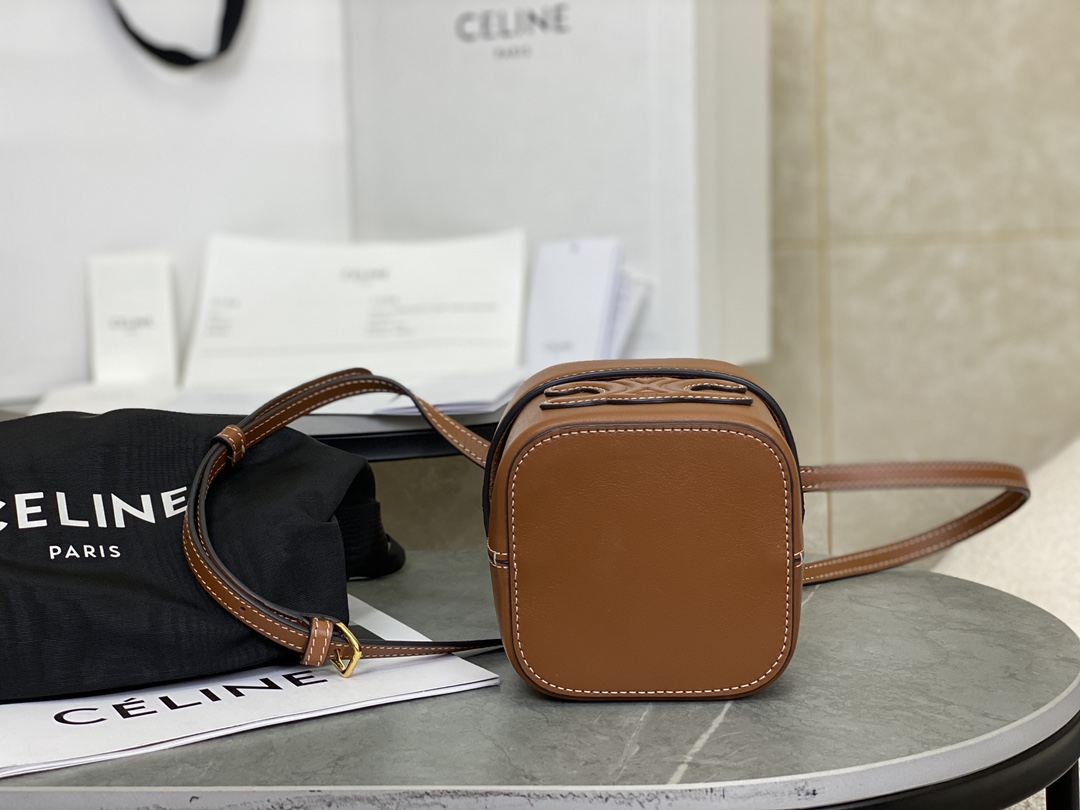 셀린느 셀린느 트리오페 퀴르 스몰 박스 숄더백 탄 199263 11 x 11 x 11 cm 상세 이미지 4