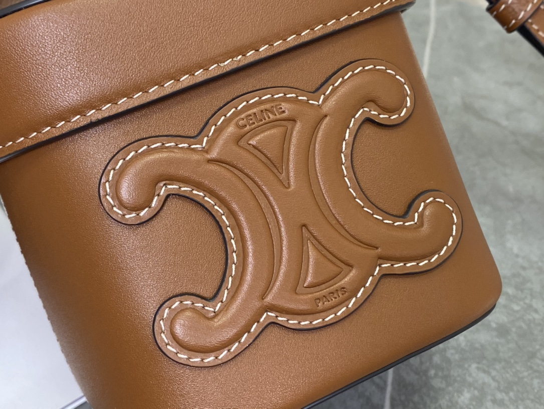 셀린느 셀린느 트리오페 퀴르 스몰 박스 숄더백 탄 199263 11 x 11 x 11 cm 상세 이미지 9