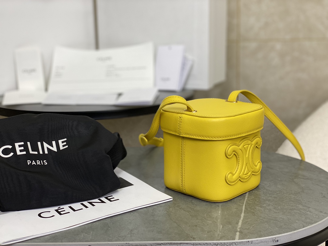 셀린느 셀린느 트리오페 퀴르 스몰 박스 숄더백 옐로우 199263 11 x 11 x 11 cm 상세 이미지 2