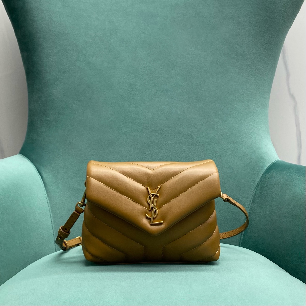 생로랑 생로랑 모노그램 루루 토이 숄더백 브라운 금장 467072 Size : 20 x 6 x 15 cm 상세 이미지 1