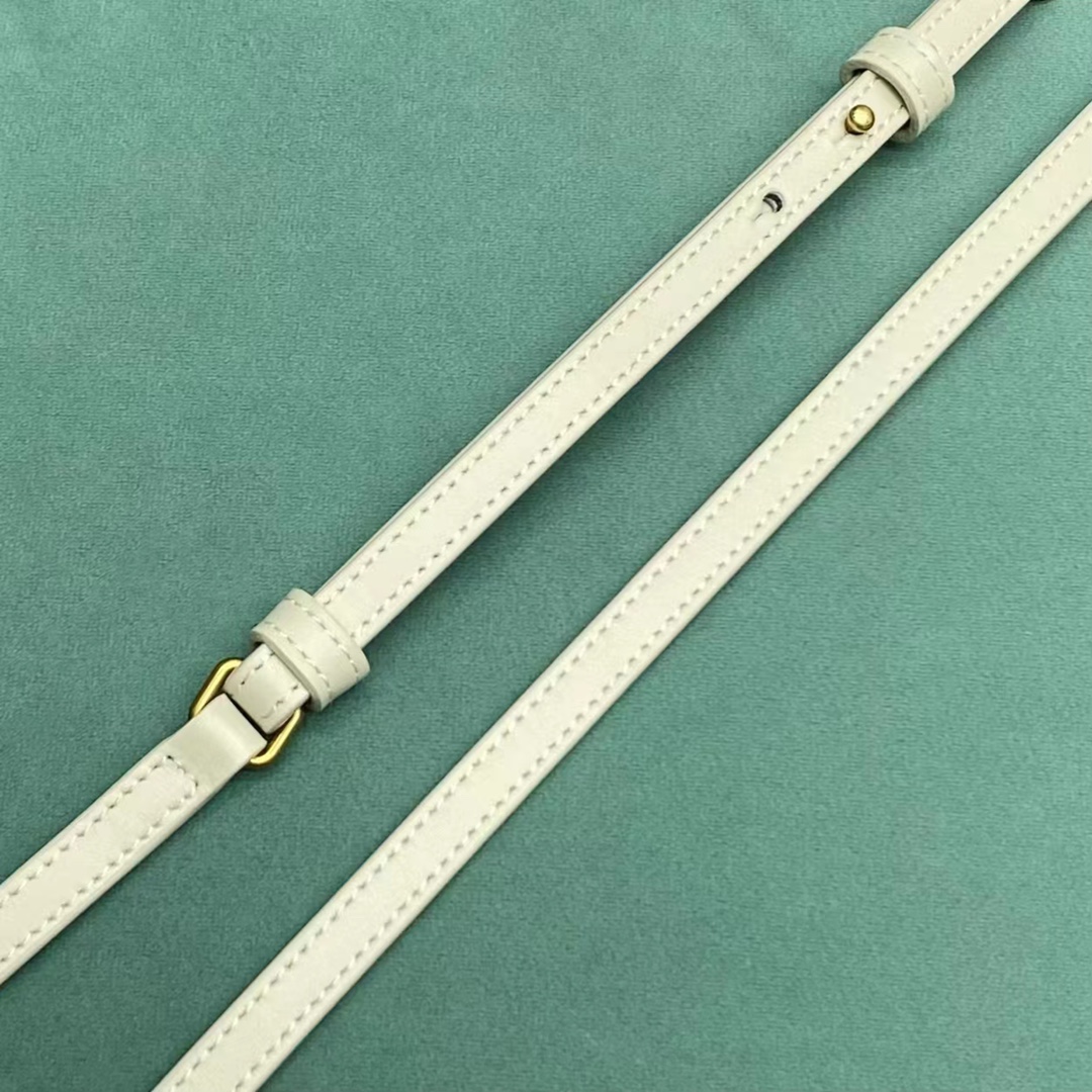 생로랑 생로랑 모노그램 루루 토이 숄더백 화이트 금장 467072 Size : 20 x 6 x 15 cm 상세 이미지 5