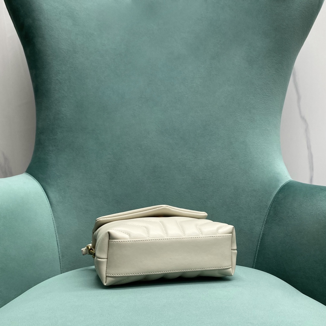 생로랑 생로랑 모노그램 루루 토이 숄더백 화이트 금장 467072 Size : 20 x 6 x 15 cm 상세 이미지 12