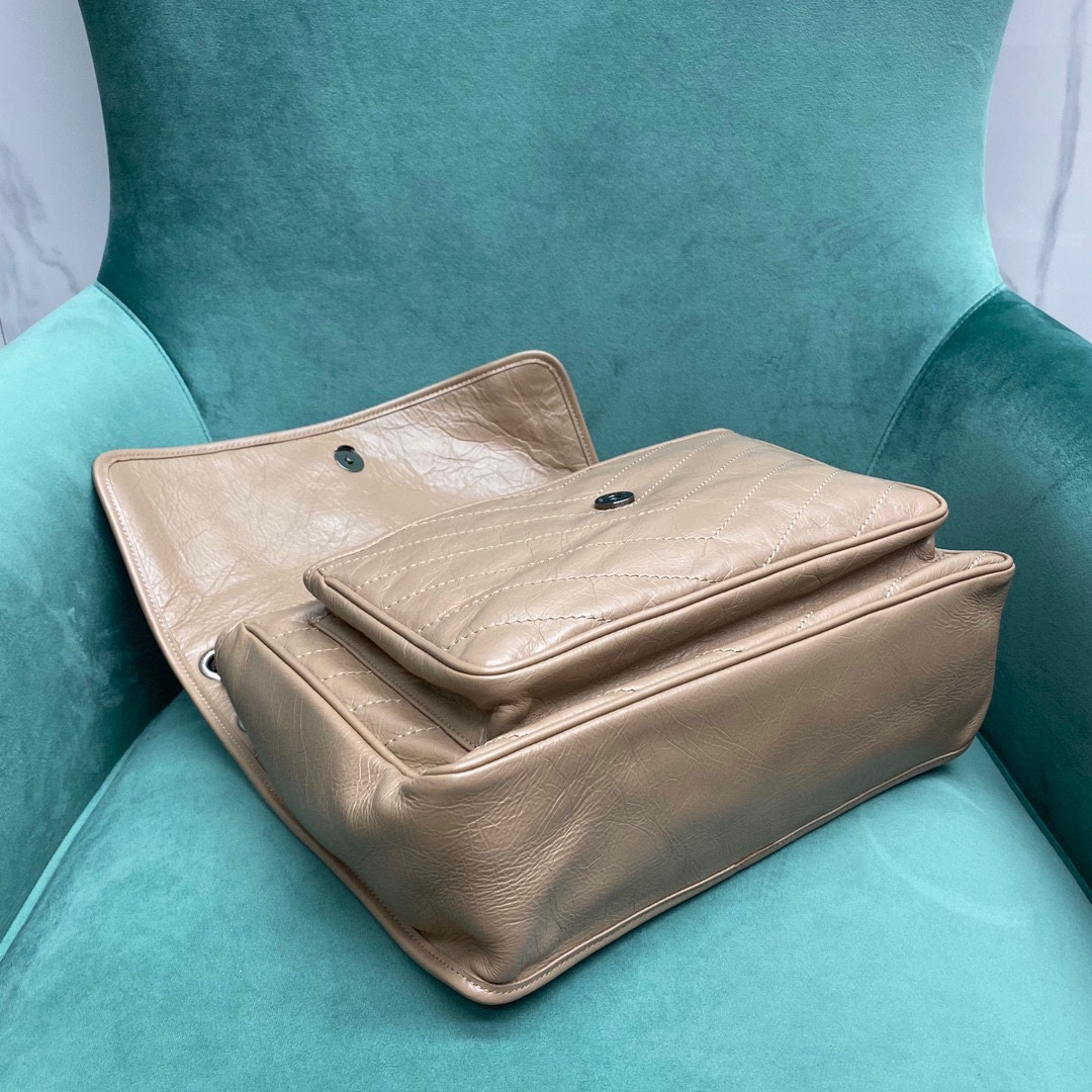 생로랑 공장 생로랑 여성 니키 라지 체인 숄더백 라이트 베이지 498883 Size : 32 x 14 x 23 cm 상세 이미지 8