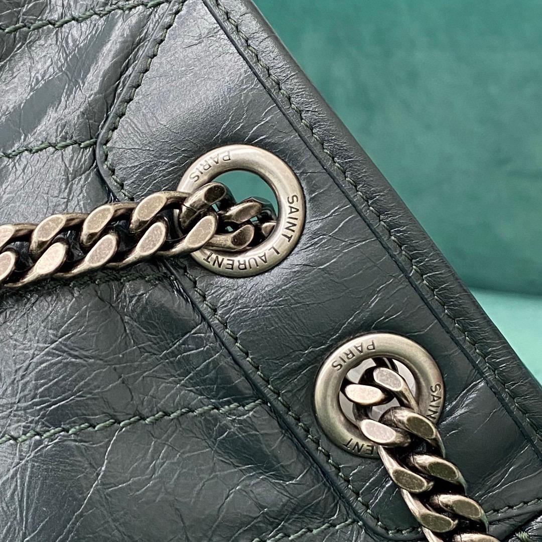 생로랑 공장 생로랑 여성 니키 미디움 체인 숄더백 다크 그린 498894 Size :  28 x 14 x 20 cm 상세 이미지 6