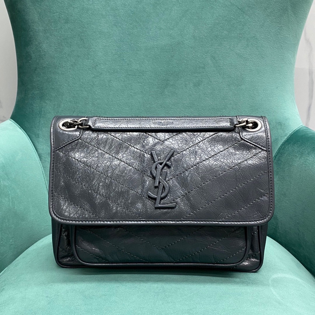 생로랑 공장 생로랑 여성 니키 미디움 체인 숄더백 네이비 498894 Size :  28 x 14 x 20 cm 상세 이미지 1