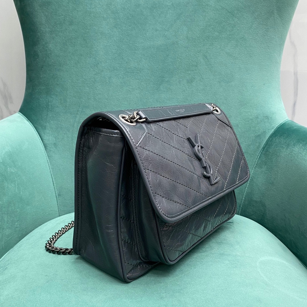 생로랑 공장 생로랑 여성 니키 미디움 체인 숄더백 네이비 498894 Size :  28 x 14 x 20 cm 상세 이미지 3