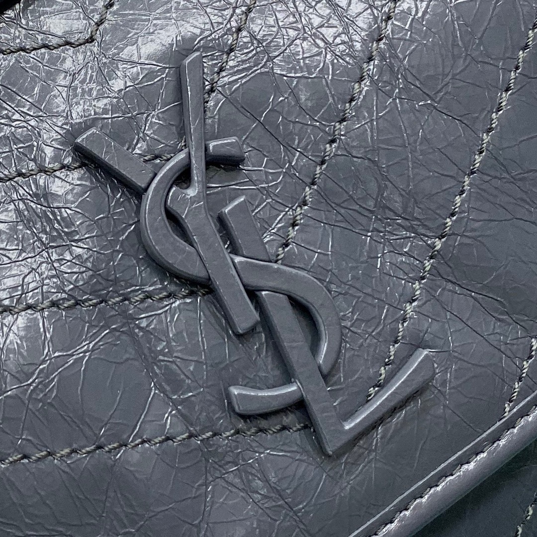 생로랑 공장 생로랑 여성 니키 미디움 체인 숄더백 네이비 498894 Size :  28 x 14 x 20 cm 상세 이미지 4