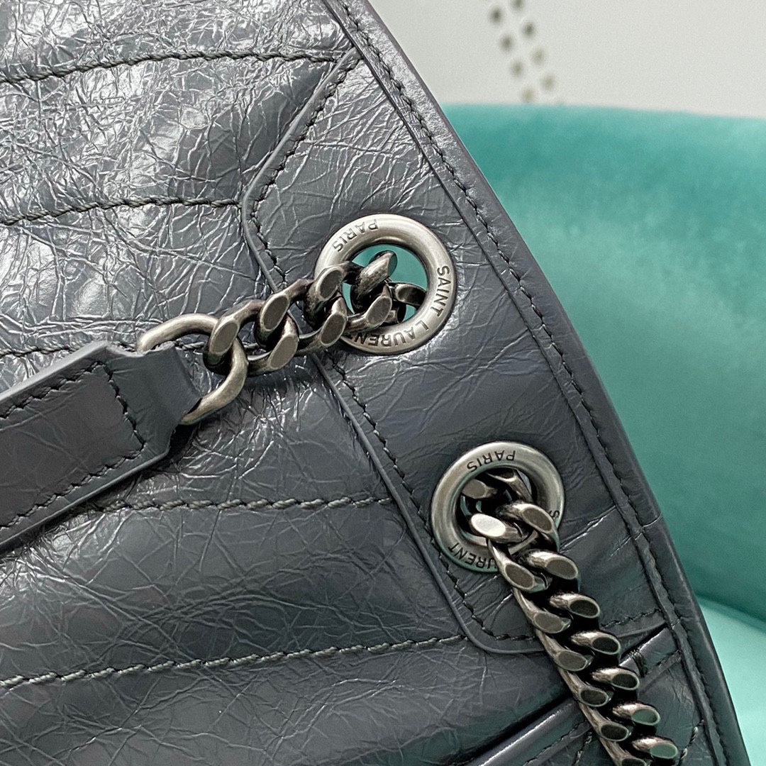 생로랑 공장 생로랑 여성 니키 미디움 체인 숄더백 네이비 498894 Size :  28 x 14 x 20 cm 상세 이미지 6