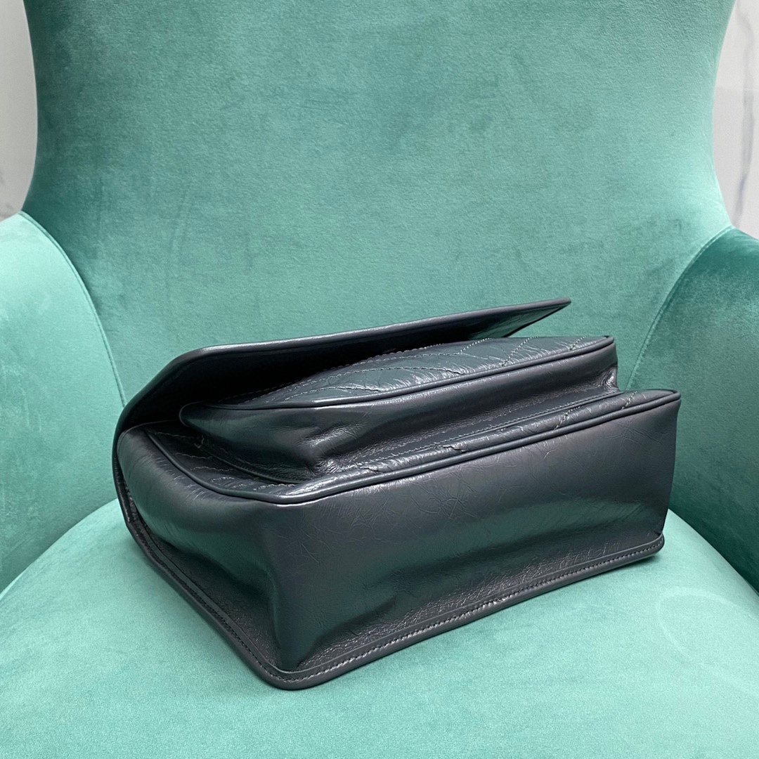 생로랑 공장 생로랑 여성 니키 미디움 체인 숄더백 네이비 498894 Size :  28 x 14 x 20 cm 상세 이미지 9