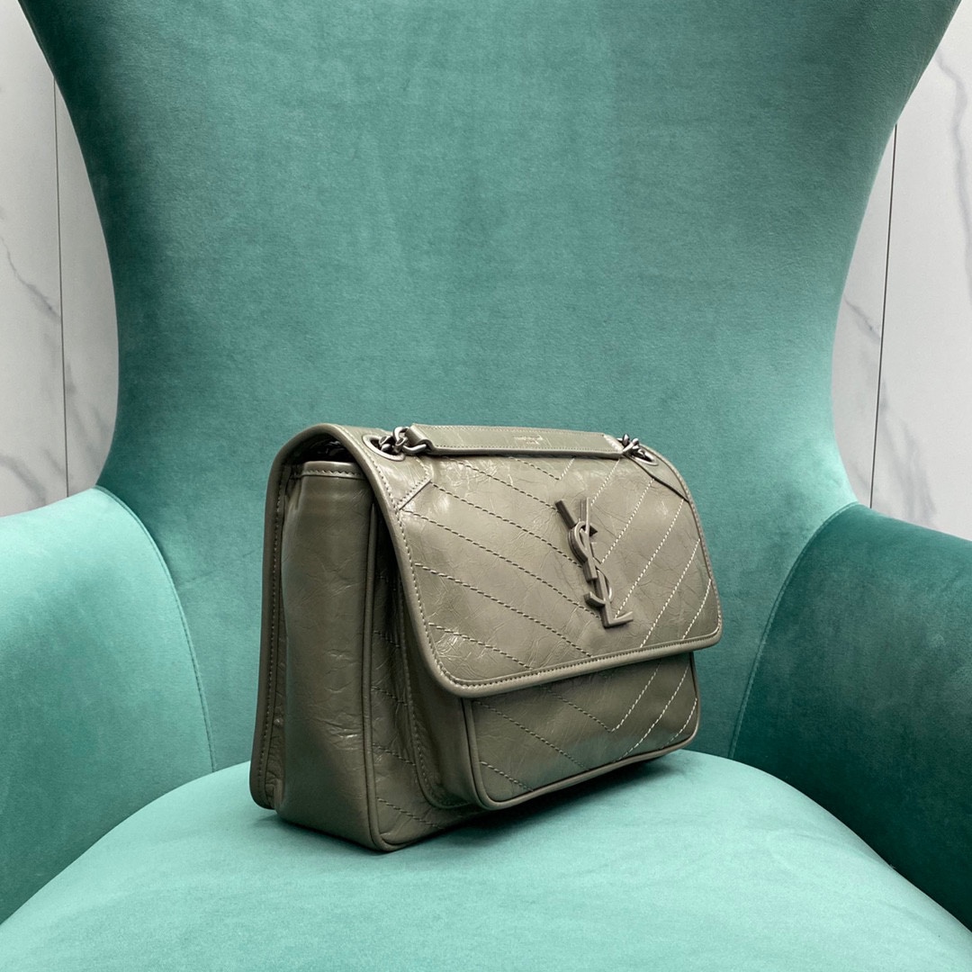 생로랑 공장 생로랑 여성 니키 미디움 체인 숄더백 올리브 498894 Size :  28 x 14 x 20 cm 상세 이미지 3