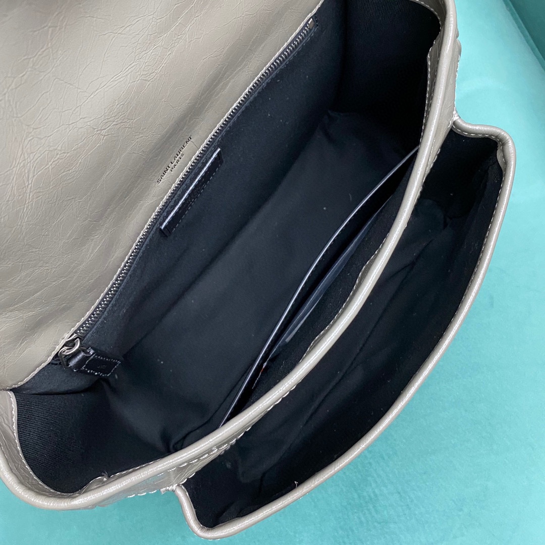 생로랑 공장 생로랑 여성 니키 미디움 체인 숄더백 올리브 498894 Size :  28 x 14 x 20 cm 상세 이미지 7