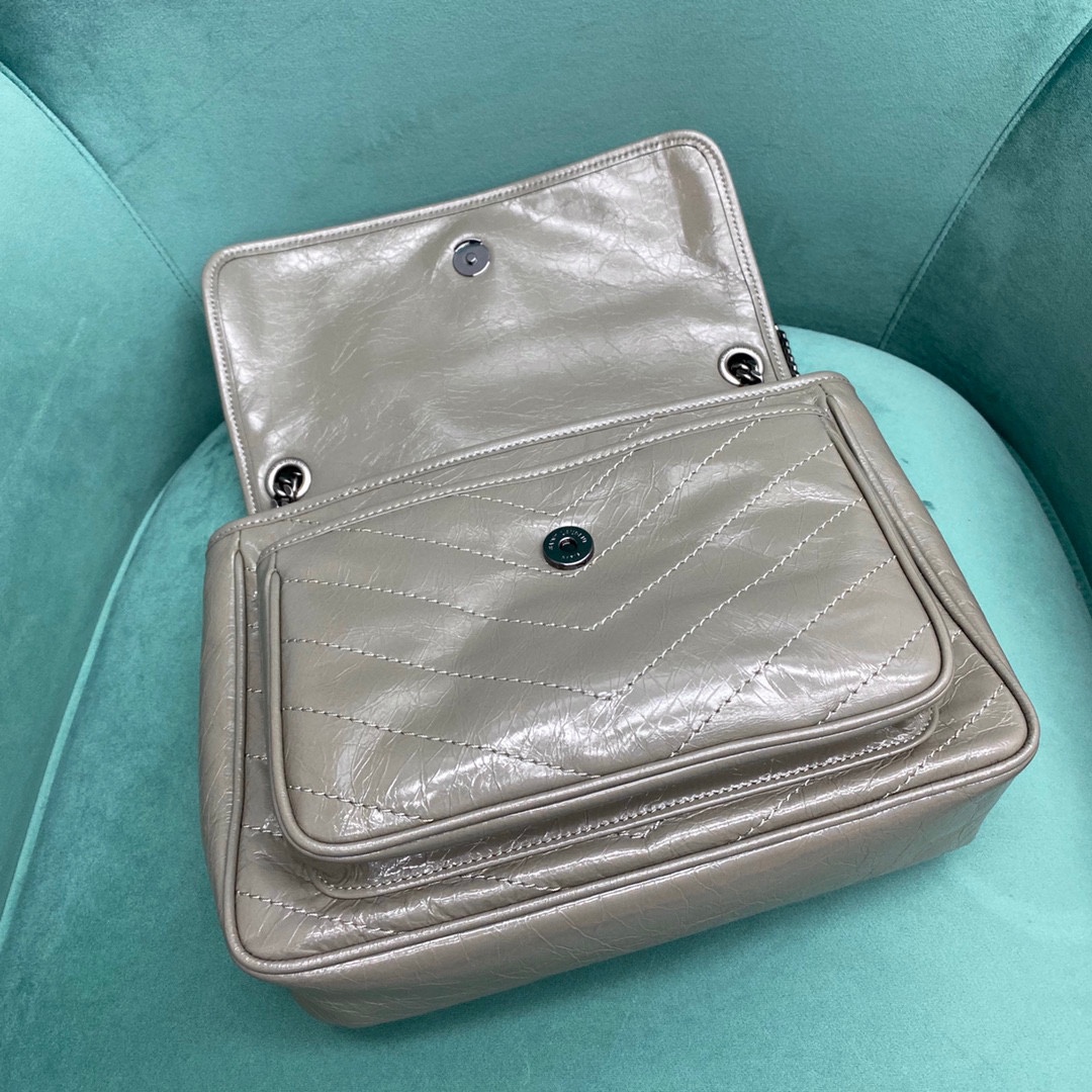 생로랑 공장 생로랑 여성 니키 미디움 체인 숄더백 올리브 498894 Size :  28 x 14 x 20 cm 상세 이미지 8