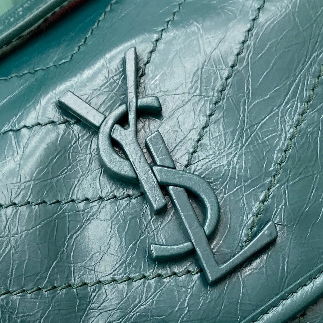 생로랑 공장 생로랑 여성 니키 미디움 체인 숄더백 다크그린 498894 Size :  28 x 14 x 20 cm 상세 이미지 4