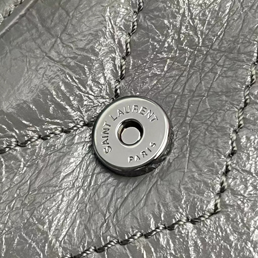 생로랑 생로랑 니키 숄더 스몰 그레이 633160 Size :  22 x 17 x 12 cm 상세 이미지 5