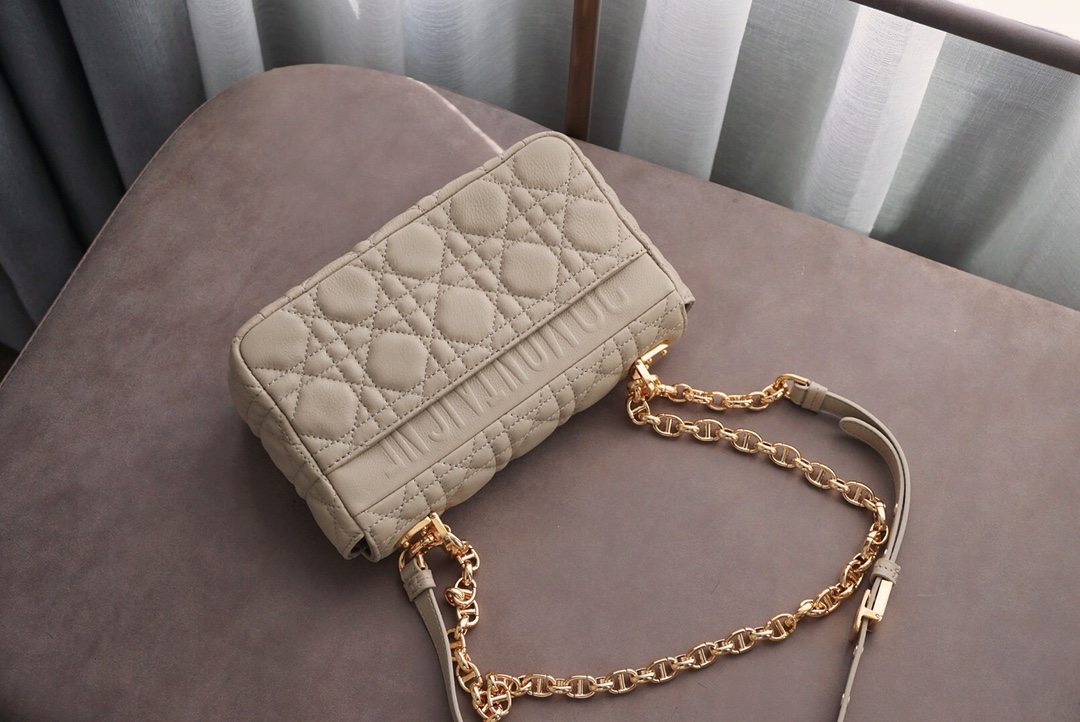 디올 엔젤 공장 디올 카로 백 베이지 서플 까나쥬 송아지 가죽 사이즈 20cm 상세 이미지 9