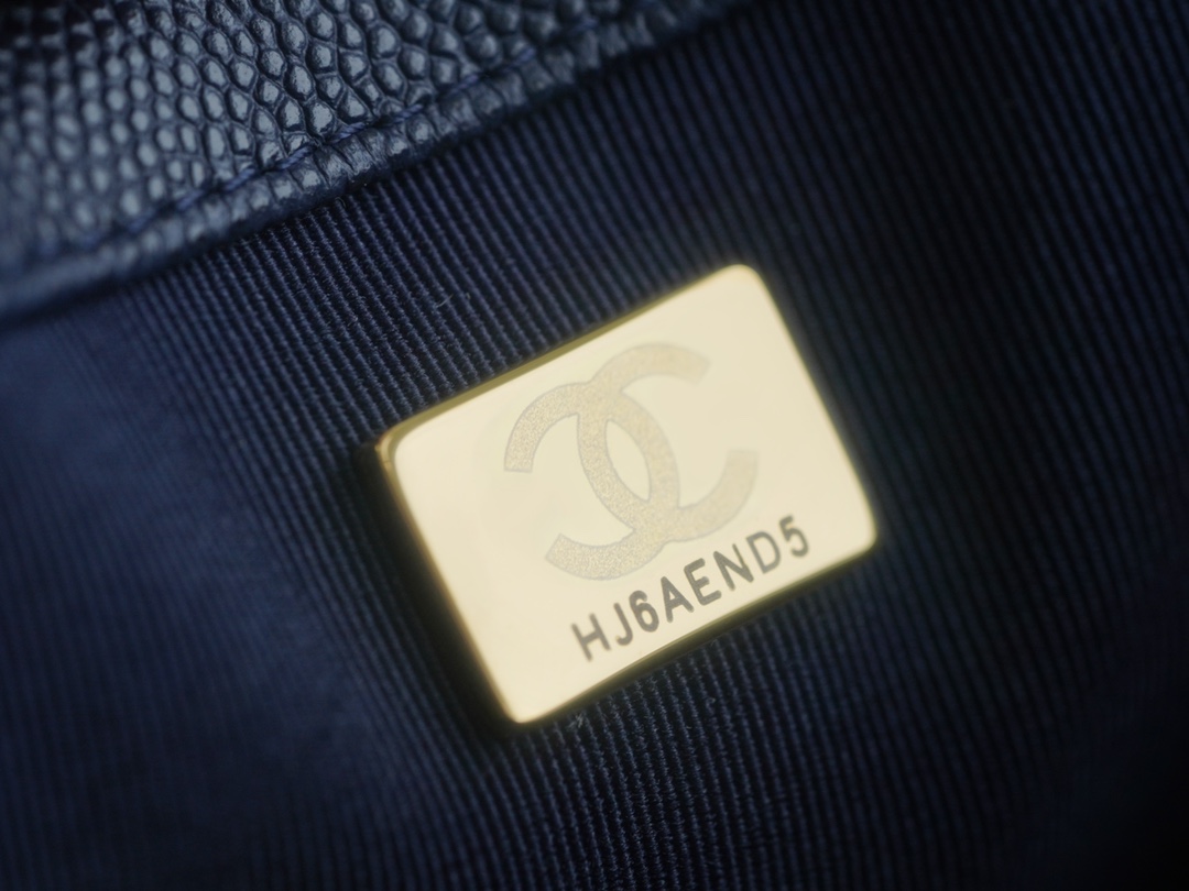 샤넬 팬더샵 샤넬 보이백 캐비어 다크 블루 금장 미디움 사이즈 25cm 상세 이미지 9