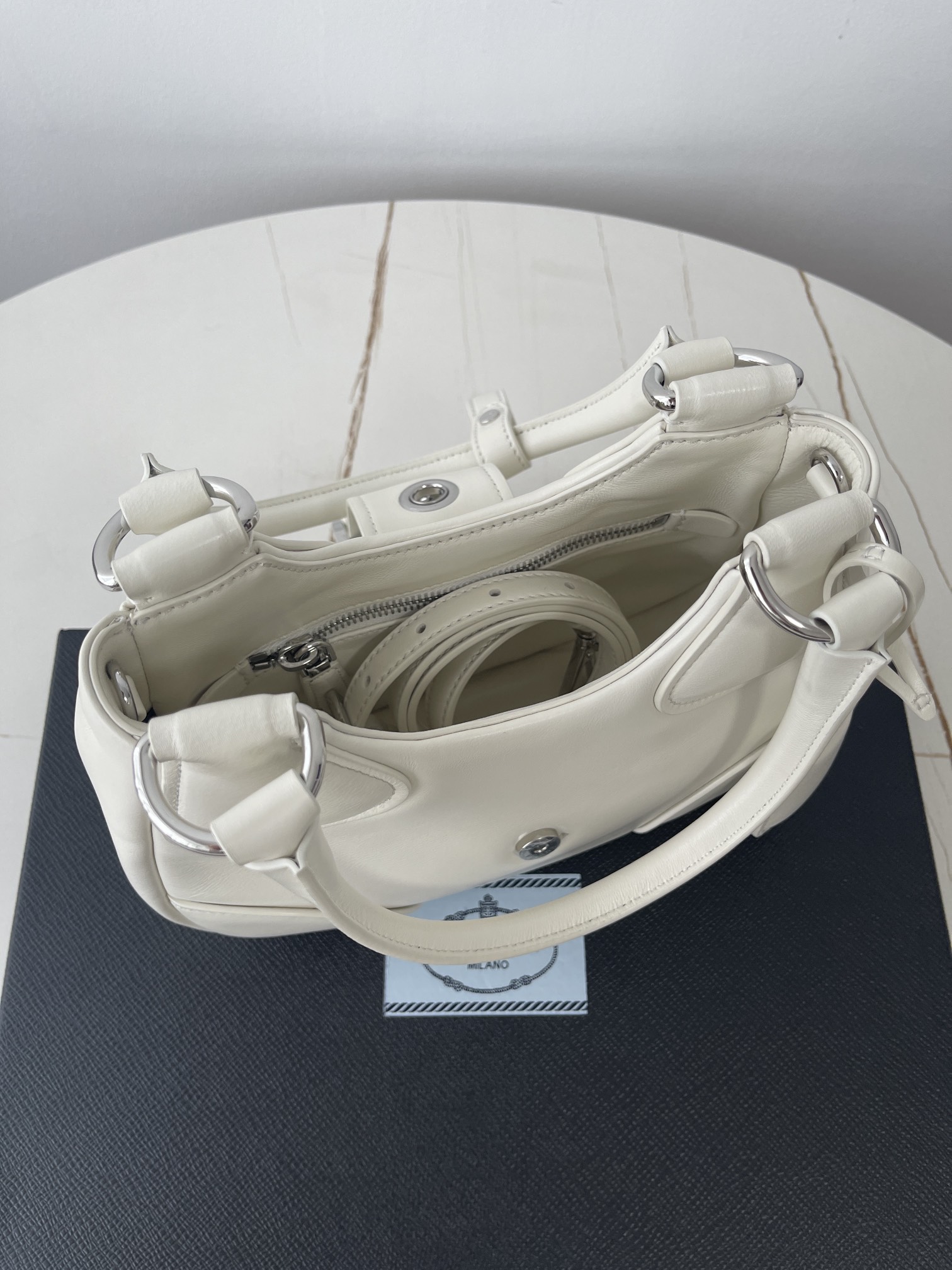 프라다 프라다 패딩 문 숄더백 화이트 1BA381 7.5×22.5×16cm 상세 이미지 7