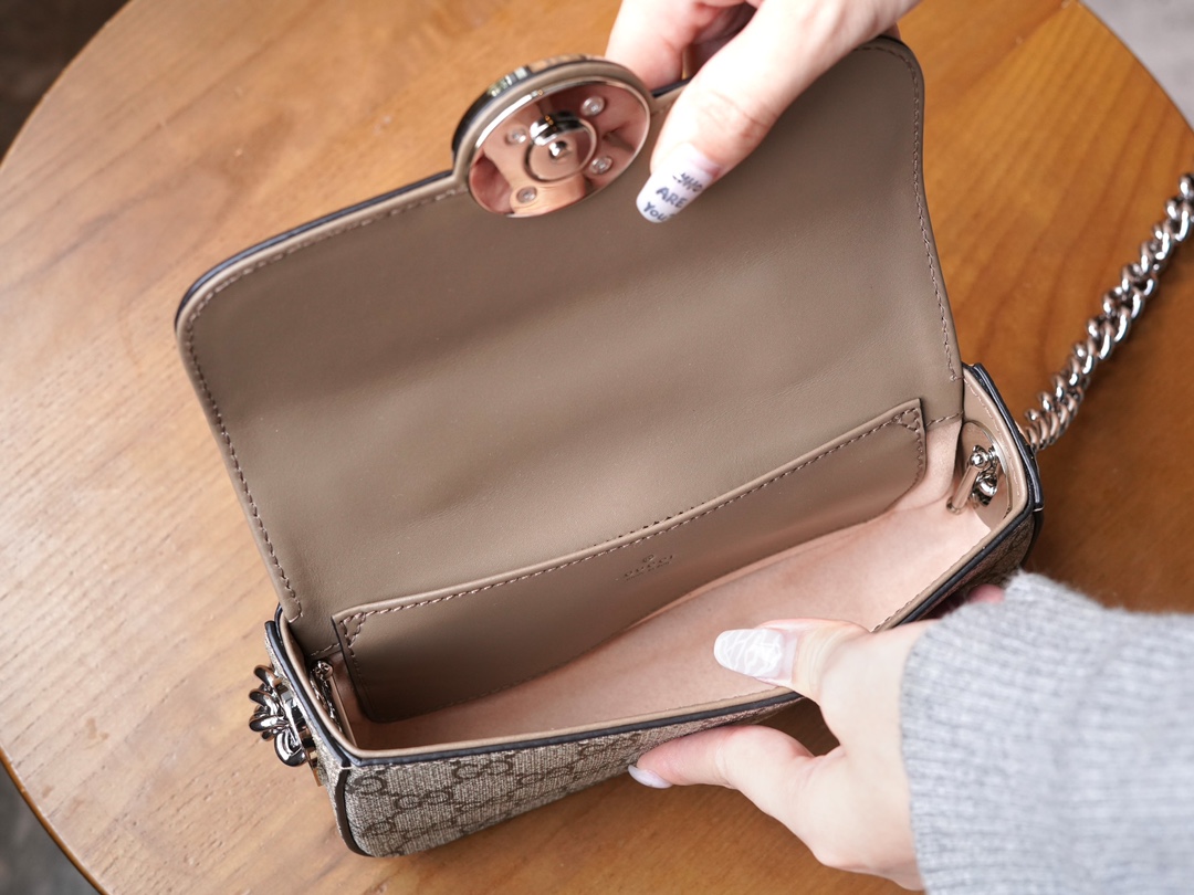 구찌 구찌 쁘띠 GG 미니백 760194 92TIG 9770 사이즈 10*18.5*4cm 상세 이미지 6