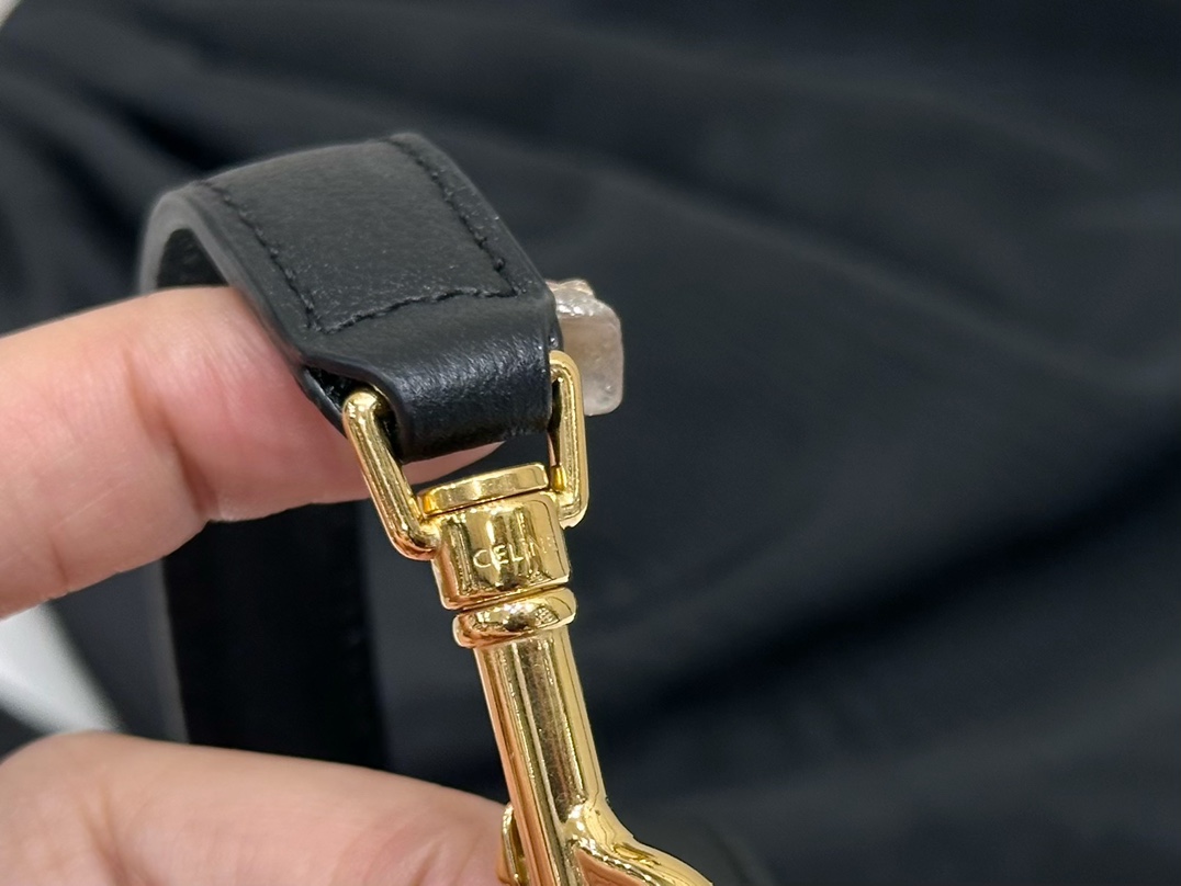 셀린느 셀린느 틴 니노백 샤이니 블랙 숄더백 118113 20 x 13 x 8 cm 상세 이미지 14