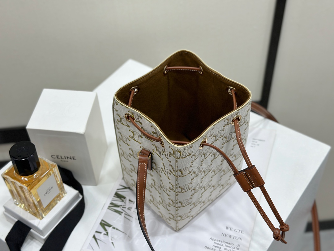 셀린느 셀린느 미니 버킷백 트리옹프 캔버스 마이크로 세일러 화이트 10M742 13.5 x 17.5 x 11 cm 상세 이미지 8