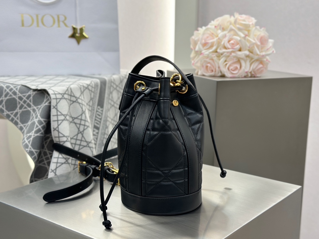 디올 디올 스몰 백팩 블랙 서플 맥시까나쥬 15 x 15 x 25 cm 상세 이미지 1