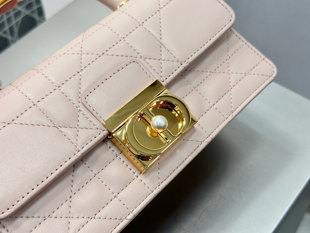 디올 디올 미니 앙쥬 백 매크로까나쥬 핑크 20 x 5 x 12 cm 상세 이미지 11