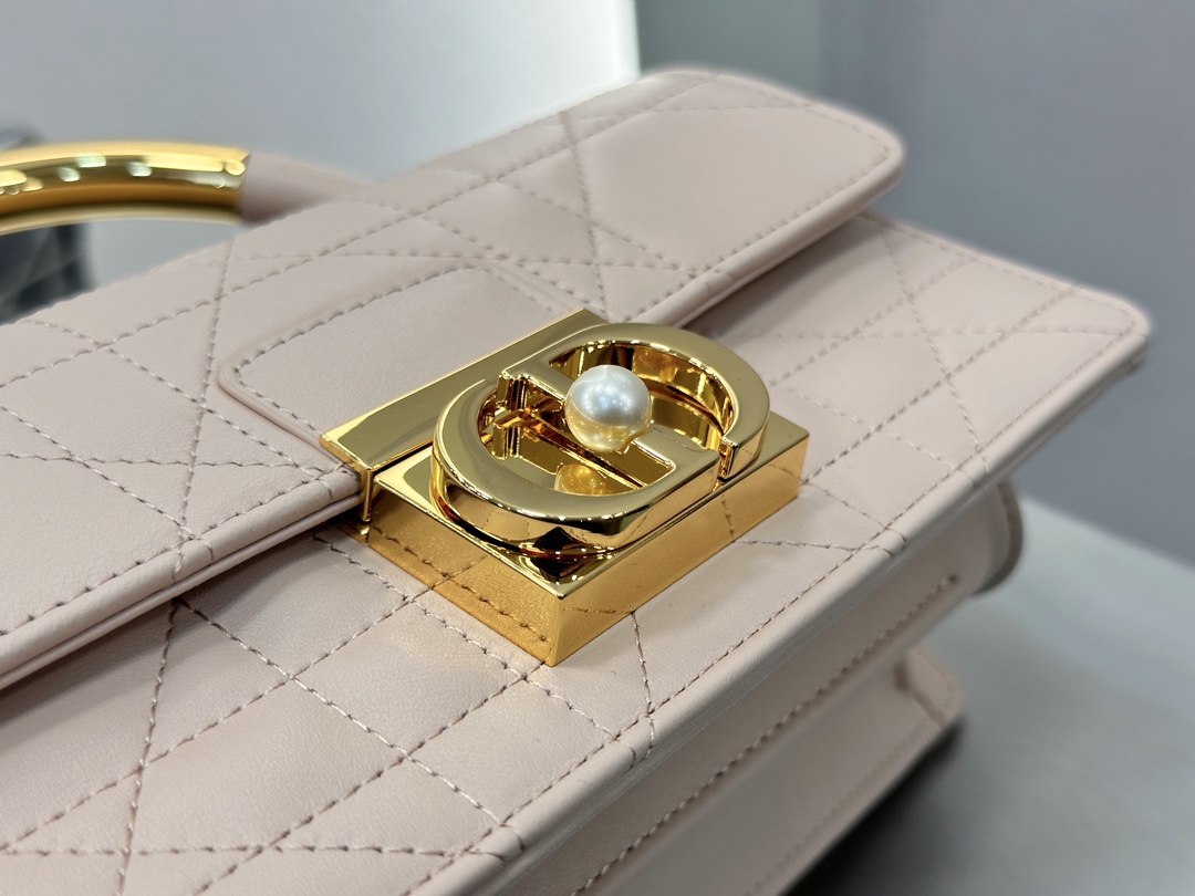 디올 디올 미니 앙쥬 백 매크로까나쥬 핑크 20 x 5 x 12 cm 상세 이미지 12