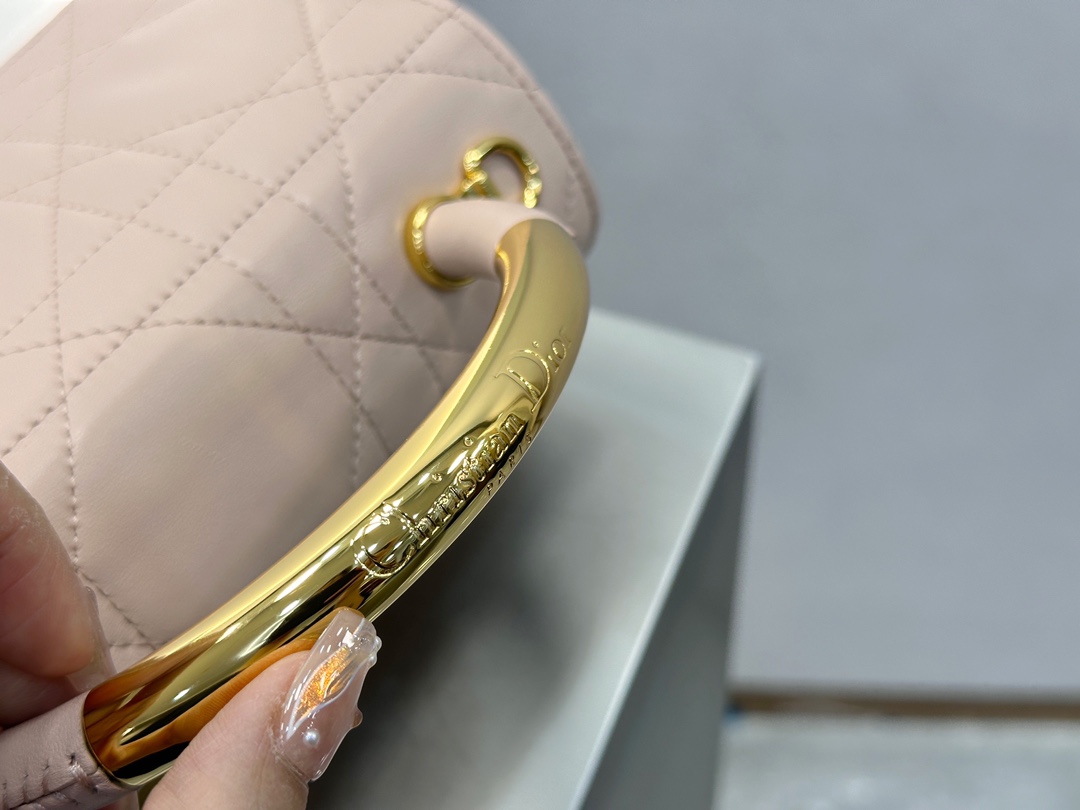 디올 디올 미니 앙쥬 백 매크로까나쥬 핑크 20 x 5 x 12 cm 상세 이미지 15