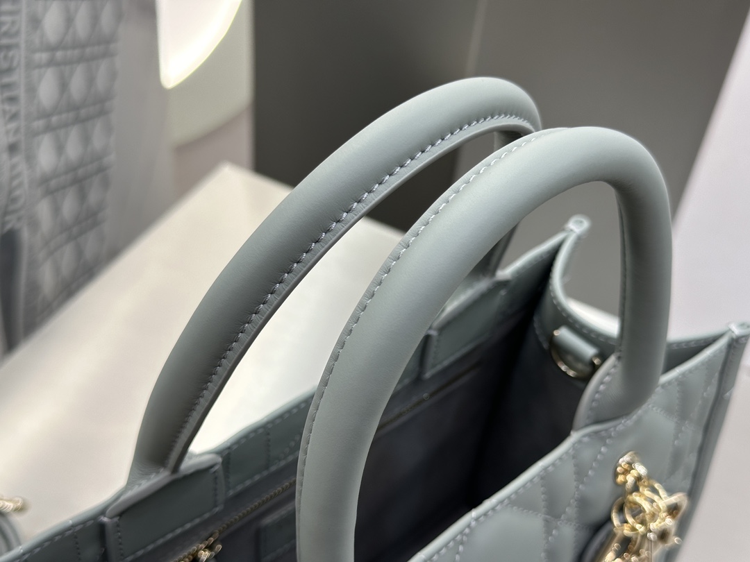디올 디올 스몰 북 토트백 매크로까나쥬 그레이 26.5 x 21 x 14 cm 상세 이미지 13