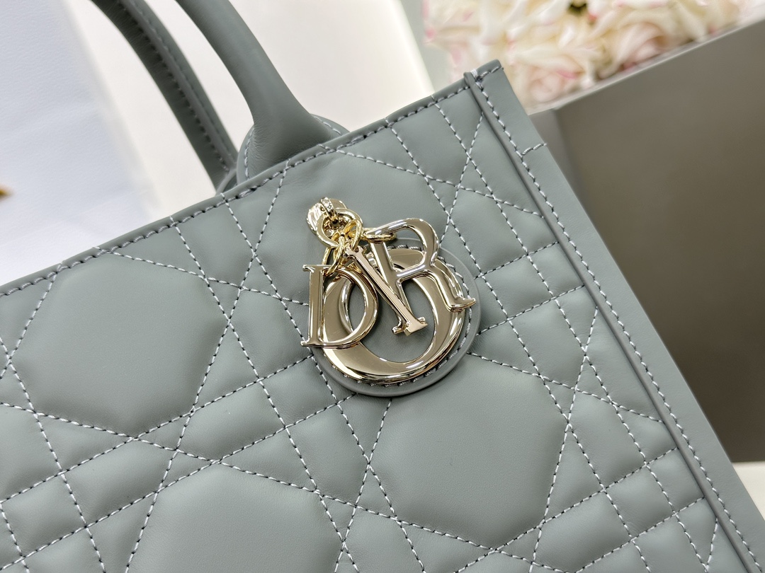 디올 디올 스몰 북 토트백 매크로까나쥬 그레이 26.5 x 21 x 14 cm 상세 이미지 14