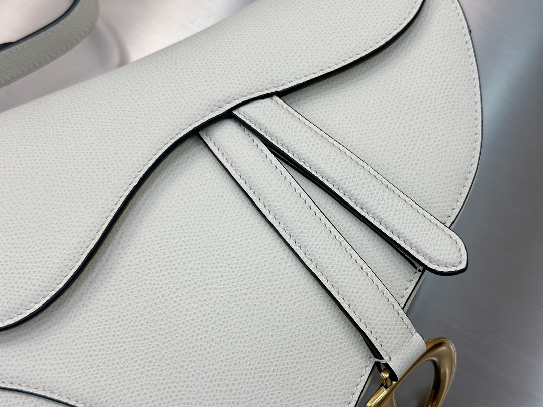 디올 디올 미디엄 새들 스트랩 백 라떼 25.5 x 20 x 6.5 cm 상세 이미지 11