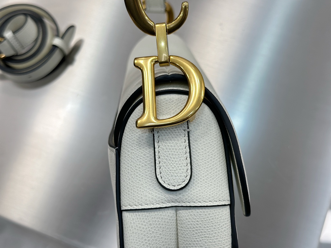 디올 디올 미디엄 새들 스트랩 백 라떼 25.5 x 20 x 6.5 cm 상세 이미지 13