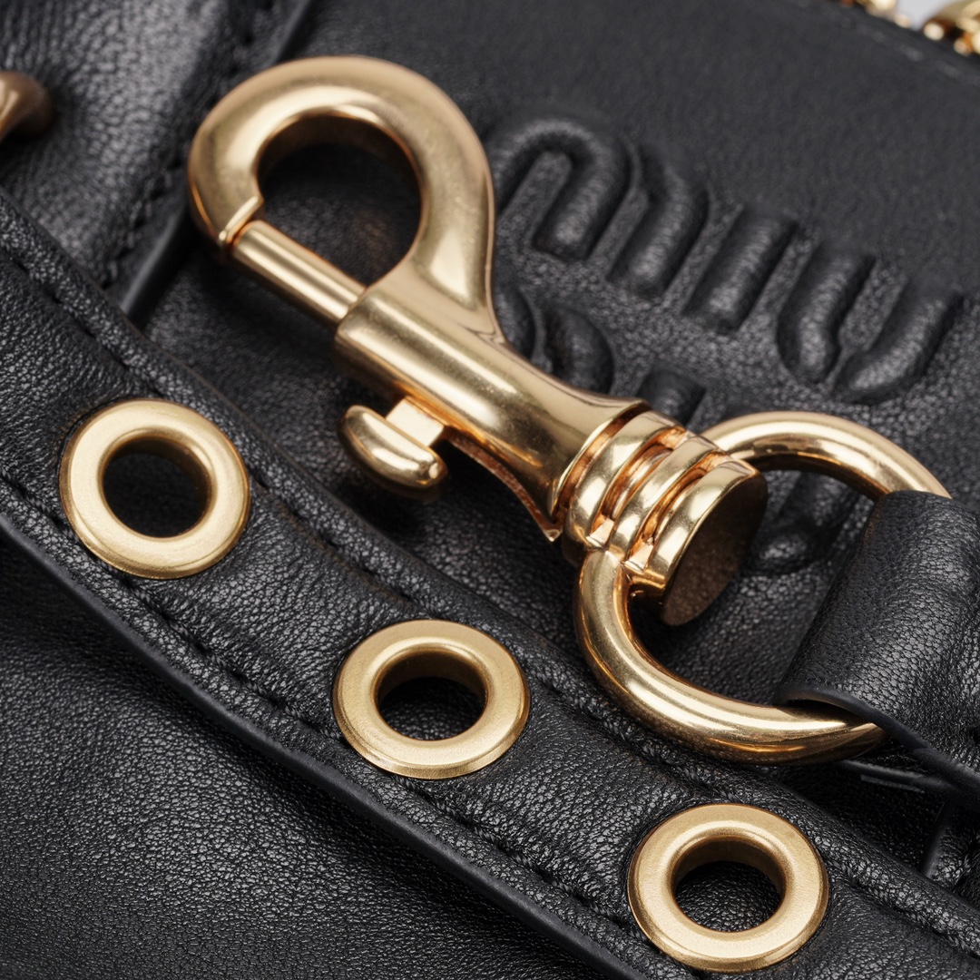 미우미우 미우미우 아벙츄어 미니 나파 레더 백 블랙  상세 이미지 17