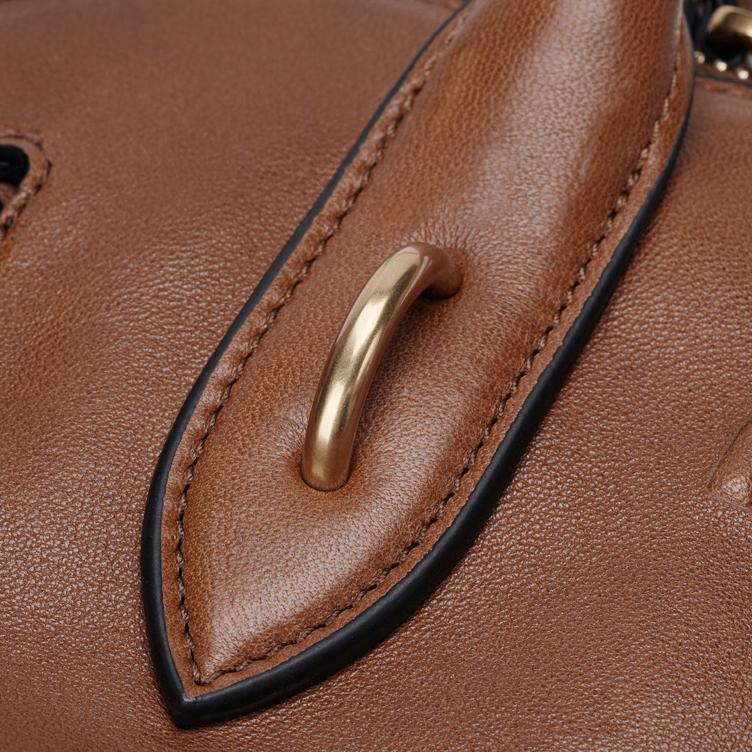 미우미우 미우미우 아벙츄어 미니 나파 레더 백 오크  상세 이미지 16