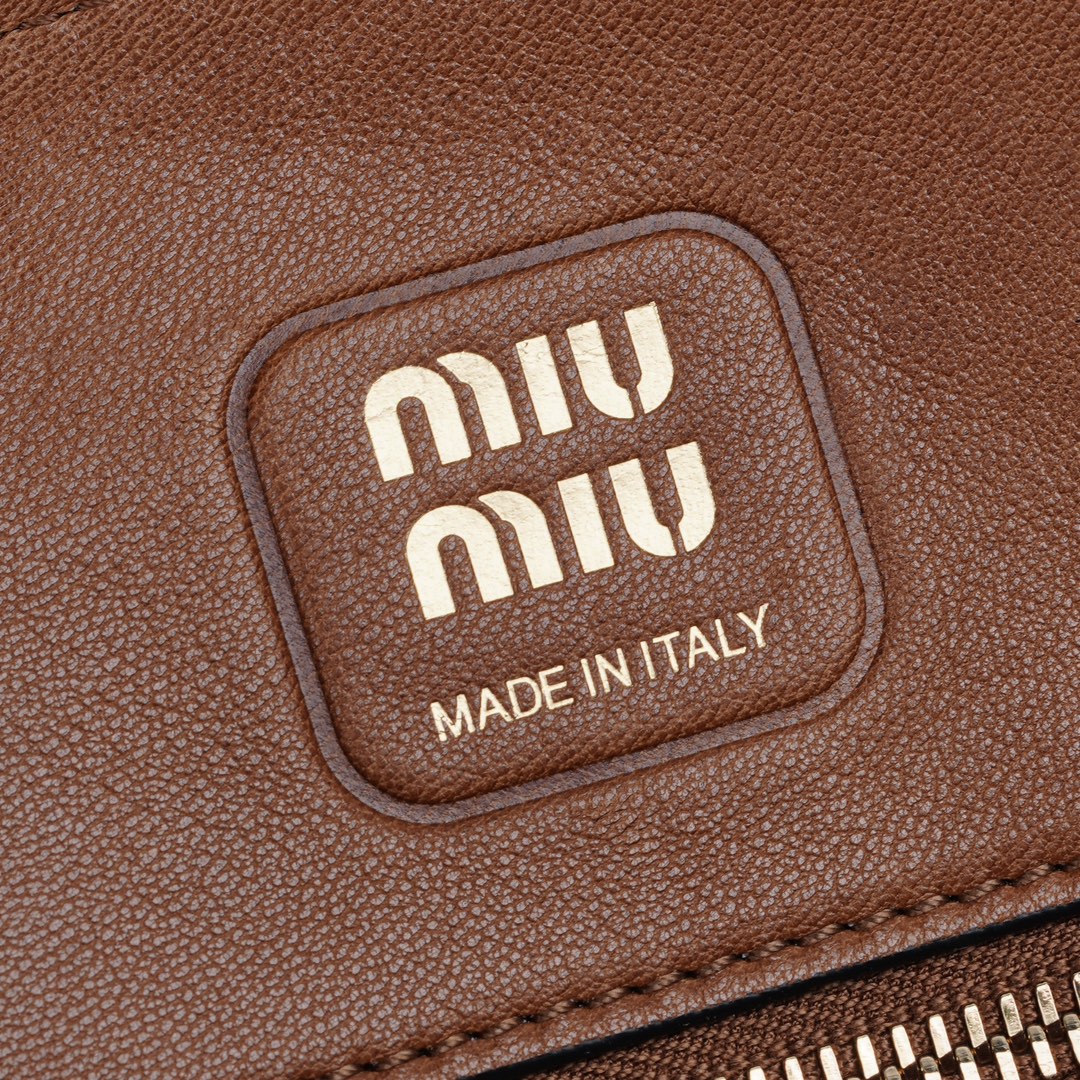미우미우 미우미우 아벙츄어 미니 나파 레더 백 오크  상세 이미지 18