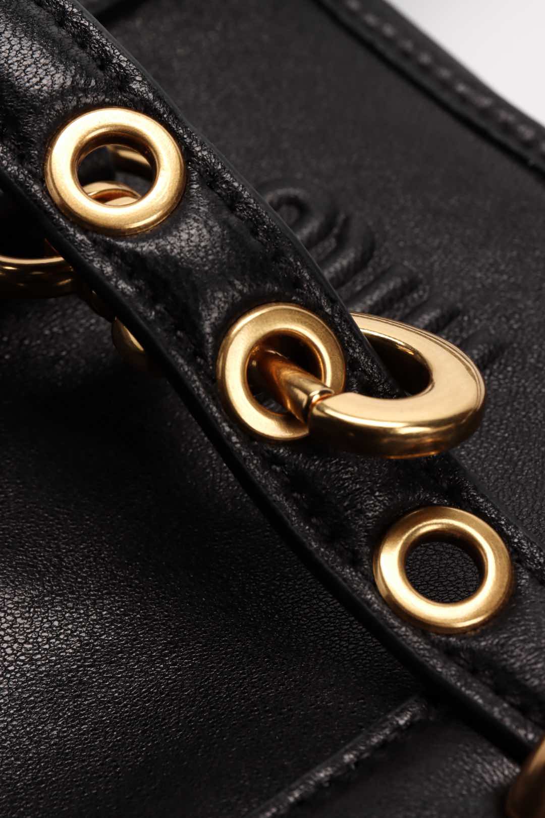 미우미우 미우미우 아방뛰르 나파 가죽 백 블랙  상세 이미지 16