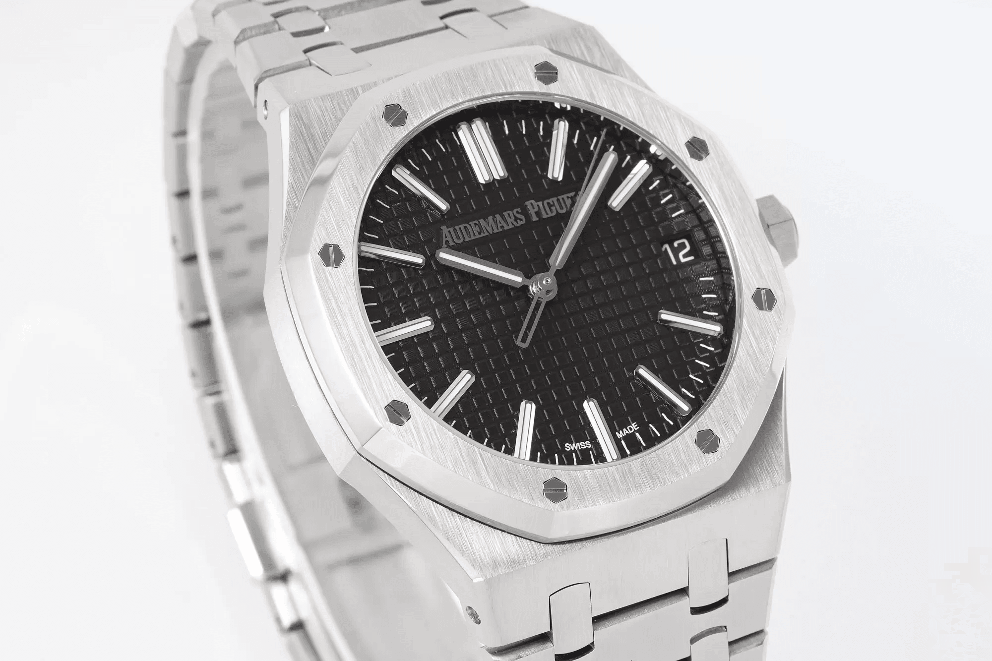 오데마피게 APS공장 오데마피게 로얄오크 50주년 한정판 블랙 다이얼 41mm 15510 cal.4302무브먼트, 두께 10.4mm 상세 이미지 3