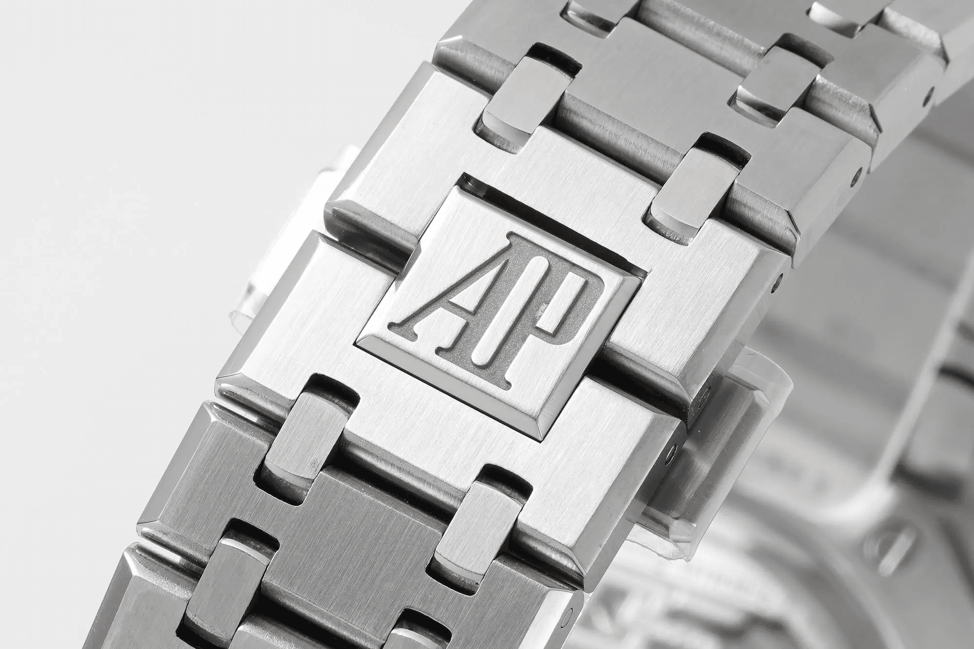 오데마피게 APS공장 오데마피게 로얄오크 50주년 한정판 블랙 다이얼 41mm 15510 cal.4302무브먼트, 두께 10.4mm 상세 이미지 6