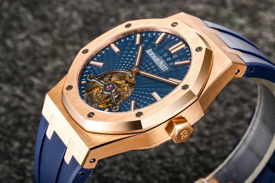 오데마피게 R8공장 오데마피게 로얄오크 셀프와인딩 플라잉 투르비용 26522OR.OO.1220OR.01 2924 무브먼트 상세 이미지 4