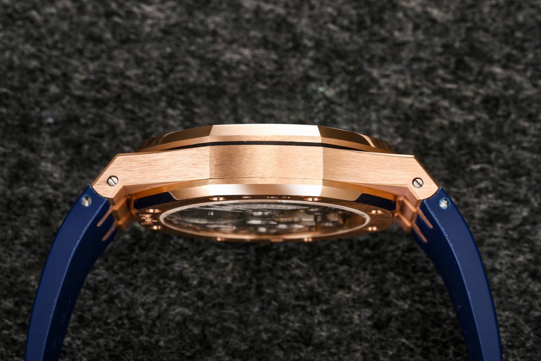 오데마피게 R8공장 오데마피게 로얄오크 셀프와인딩 플라잉 투르비용 26522OR.OO.1220OR.01 2924 무브먼트 상세 이미지 7