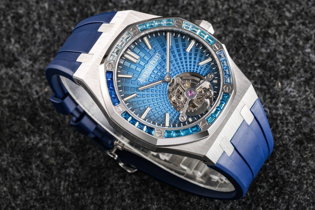 오데마피게 R8공장 오데마피게 로얄오크 셀프와인딩 플라잉 투르비용 26521PT.YY.1220PT.01 2924 무브먼트 상세 이미지 3