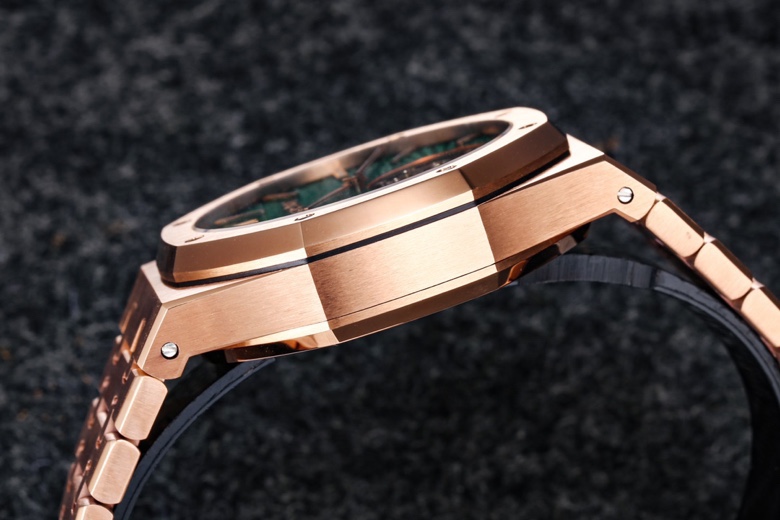 오데마피게 R8공장 오데마피게 로얄오크 셀프와인딩 플라잉 투르비용 26533OR.OO.1220OR.01 2950 무브먼트 상세 이미지 6