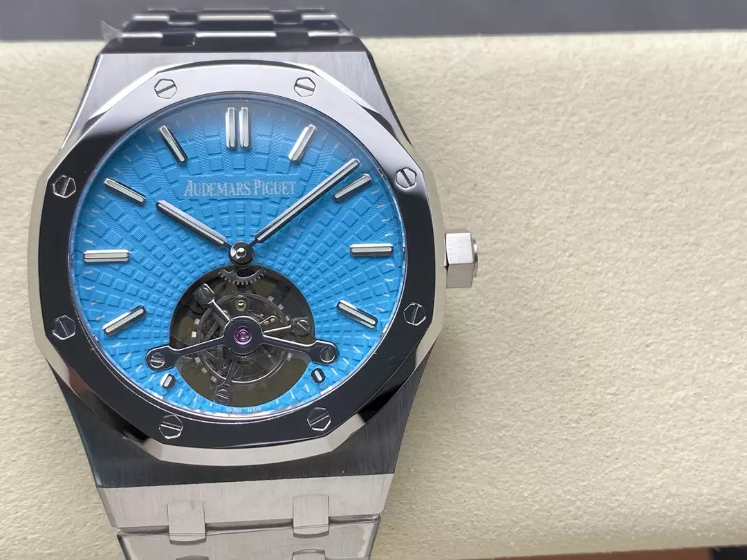 오데마피게 R8공장 오데마피게 로얄오크 셀프와인딩 플라잉 투르비용 26530PT.OO.1220PT.01 2950 무브먼트 상세 이미지 1