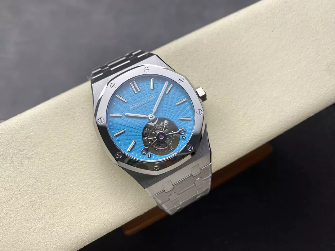 오데마피게 R8공장 오데마피게 로얄오크 셀프와인딩 플라잉 투르비용 26530PT.OO.1220PT.01 2950 무브먼트 상세 이미지 4