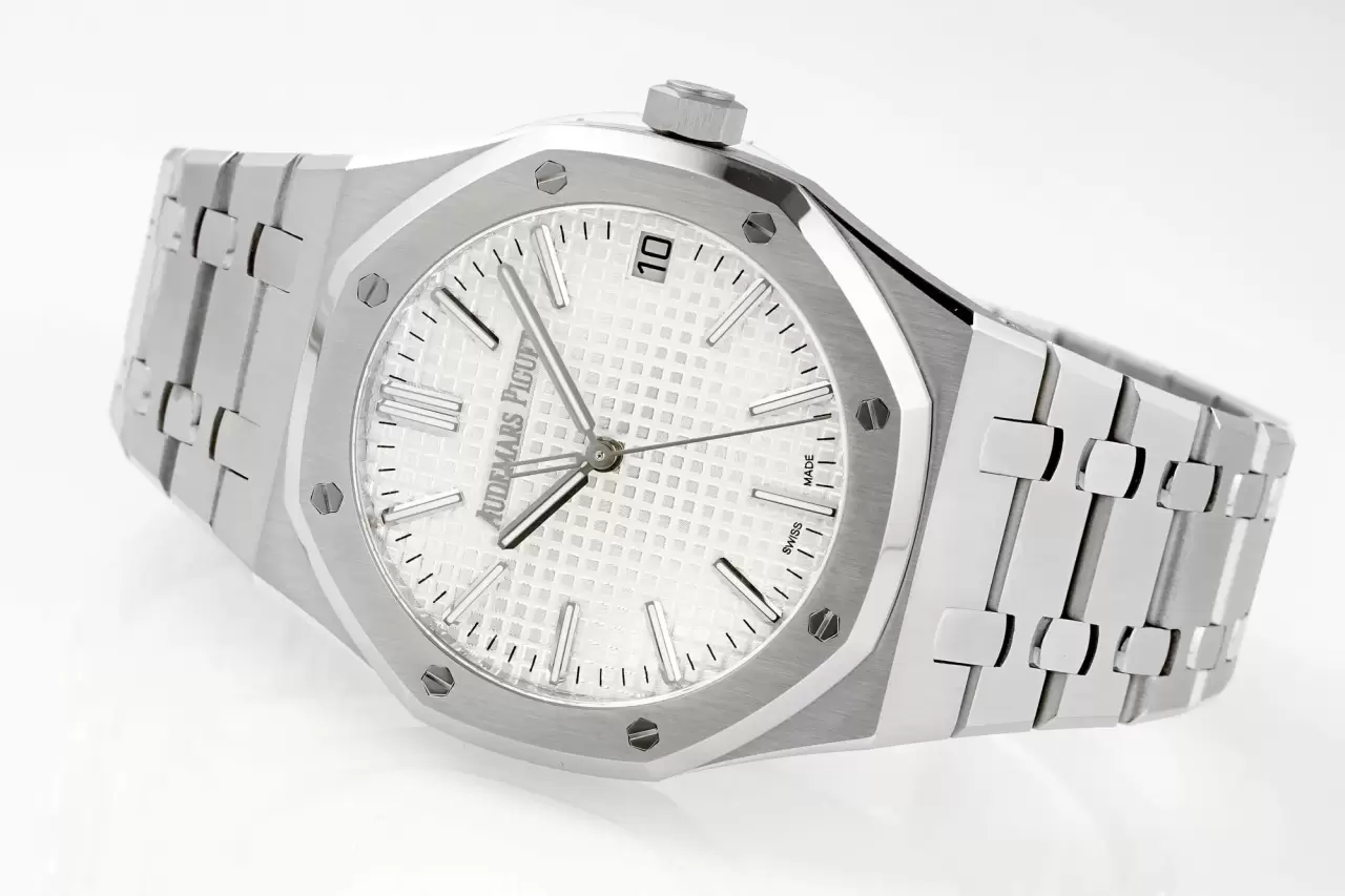 오데마피게 APS공장 오데마피게 로얄오크 50주년 한정판 화이트 다이얼 41mm 15510 cal.4302무브먼트, 두께 10.4mm 상세 이미지 5