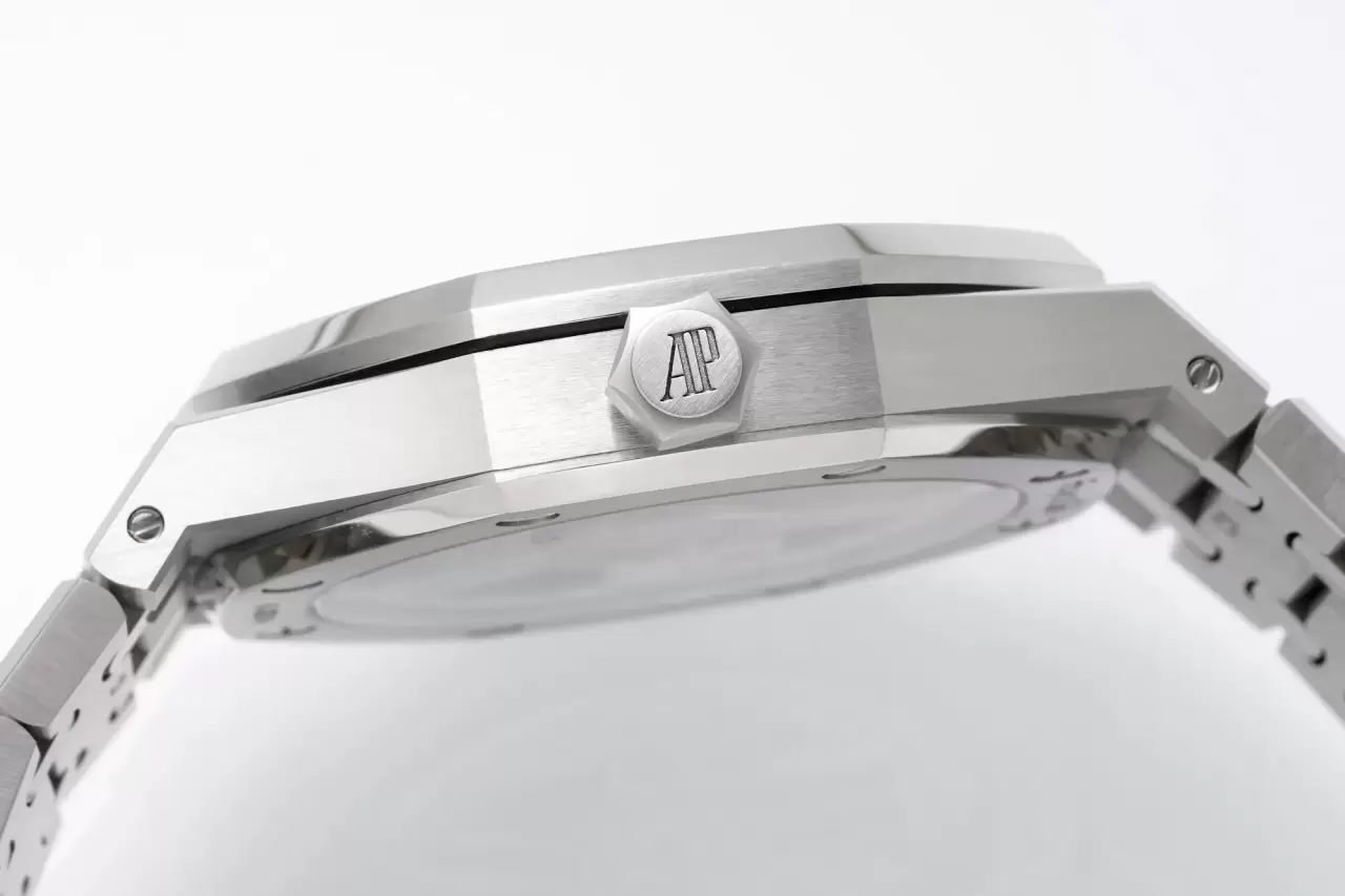 오데마피게 APS공장 오데마피게 로얄오크 50주년 한정판 화이트 다이얼 41mm 15510 cal.4302무브먼트, 두께 10.4mm 상세 이미지 6