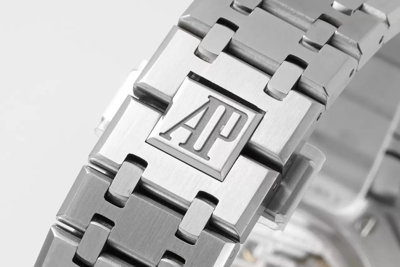 오데마피게 APS공장 오데마피게 로얄오크 50주년 한정판 화이트 다이얼 41mm 15510 cal.4302무브먼트, 두께 10.4mm 상세 이미지 8