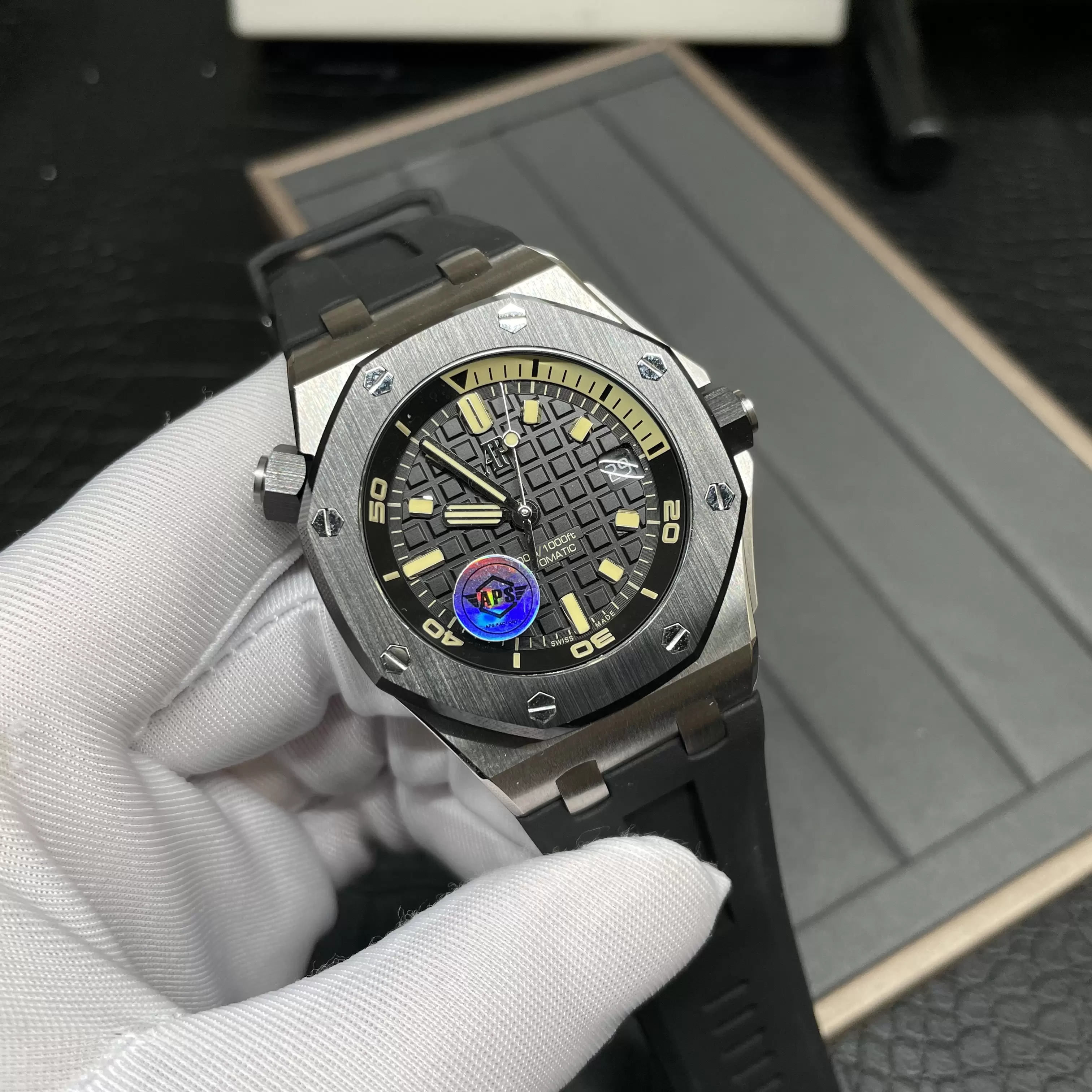 오데마피게 APS공장 오데마피게 로얄오크 오프쇼어 다이버 42mm 15720CN.OO.A002CA.01 CAL.4308 무브먼트 상세 이미지 2